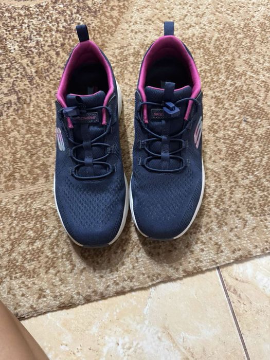 Жіночі кросівки Skechers arch comfort &swift fit