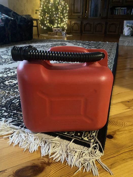 Канистры для бензина