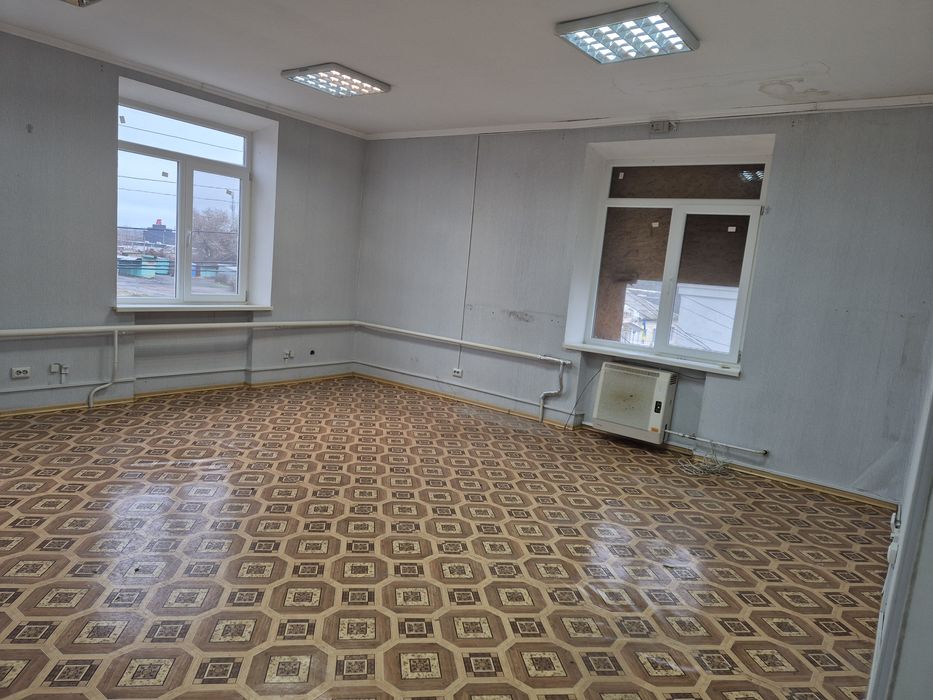 Продаю офісне приміщення, всі комунікації, центр