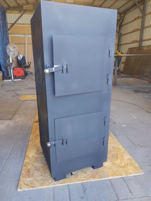 Piec o wymiarach 100x41x41xcm stalowy