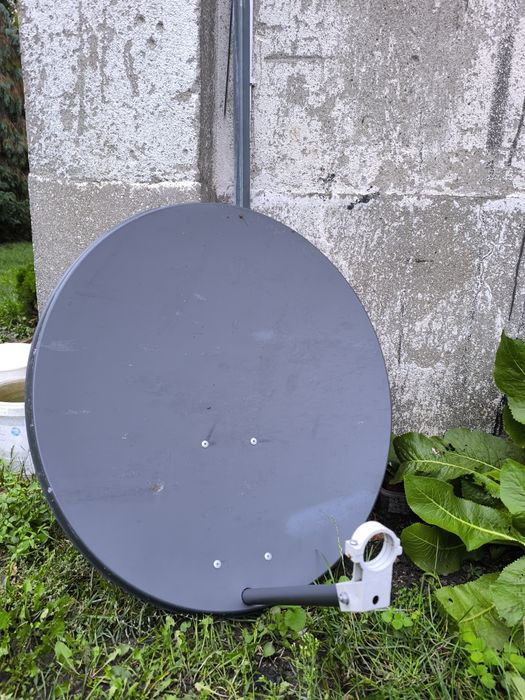 Antena satelitarna