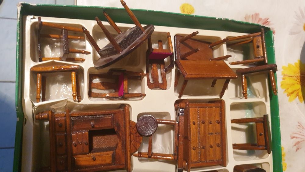 Drewniane miniaturowe stare mebelki dla lalki lalek, ręcznie robione