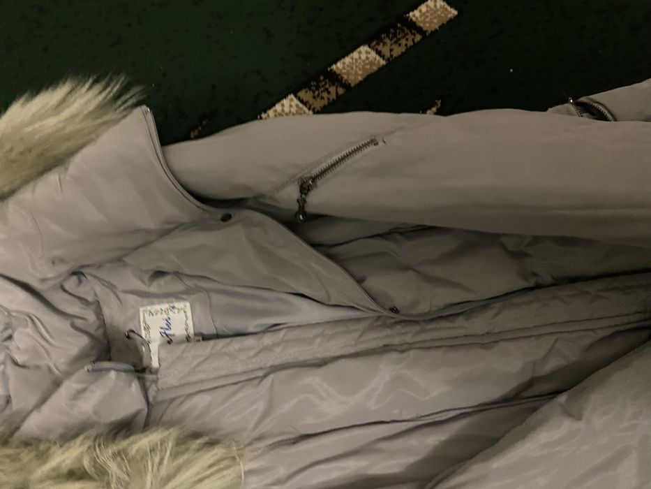 Продам пуховик в гарному стані