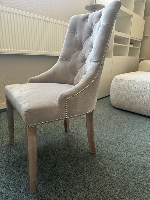 Krzesło tapierowane Taupe