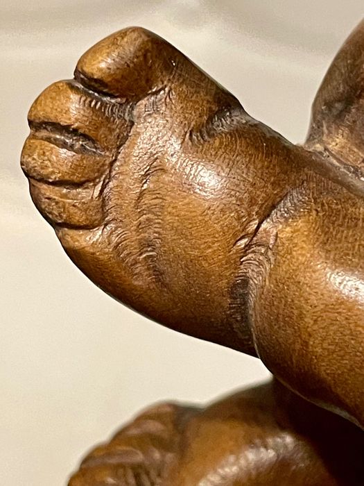 Путти деревʼяний.