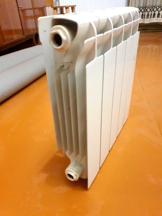 Продам радиатор отопления батарея алюминий 5 секций 400 на 400: 990 грн ...