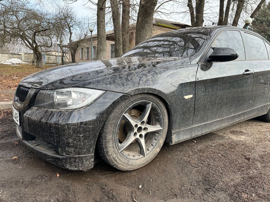 BMW e90 318i седан