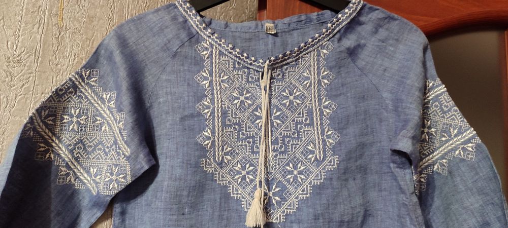 Чудова вишиванка для дівчинки 140 см