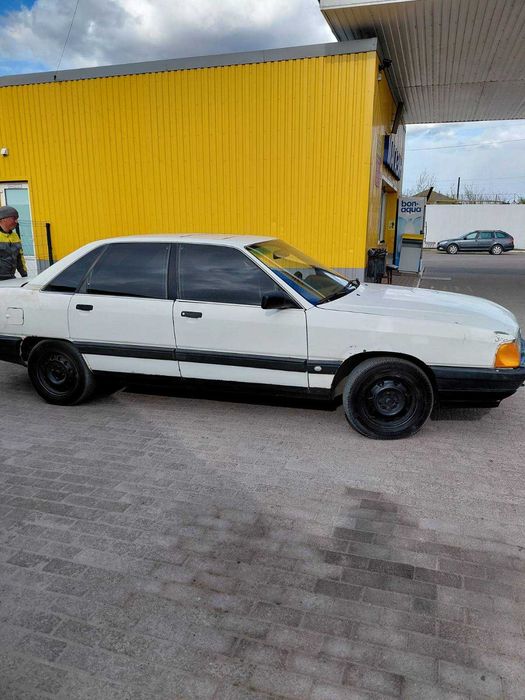 Продам ауді 100