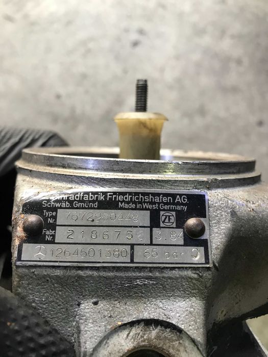 Насос гидроусилителя ГУР Mercedes W126 W123 W116 R107