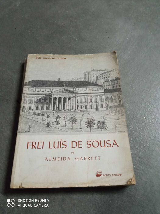 Vários livros antigos