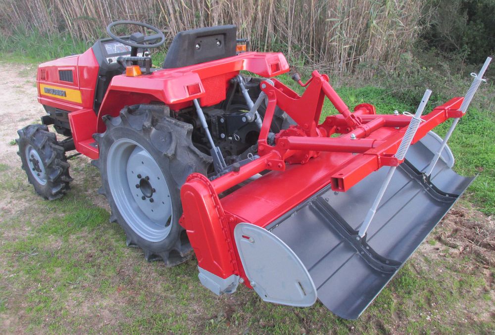 Trator Mitsubishi MT18 com Alfaia(Reservado).