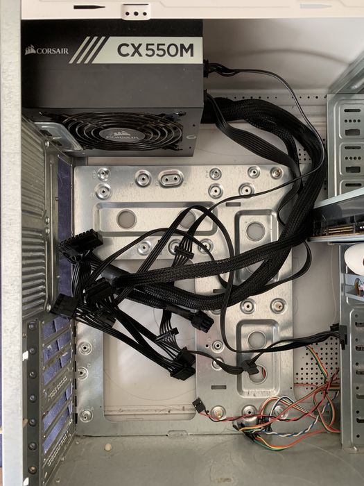 Corsair CX550M Power Supply64730104268163122