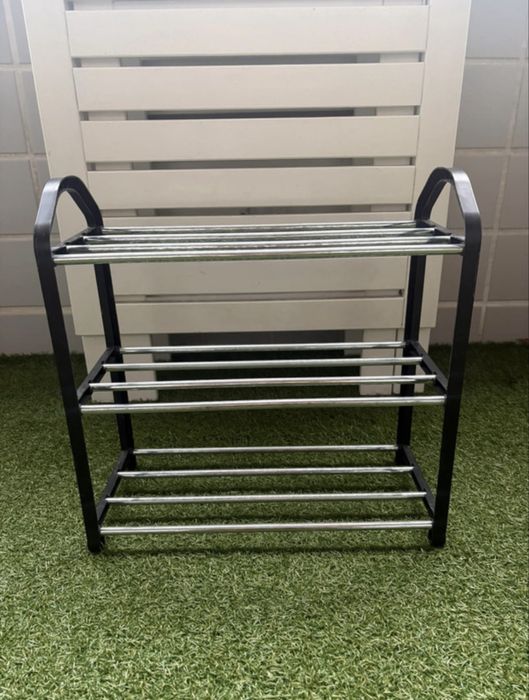 Sapateira em prateleira