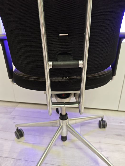 Vitra Headline fotel biurowy premium z zagłówkiem