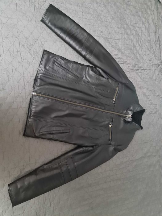 Коротка чоловіча шкіряна курточка розмір S з м'якої шкіри чорна