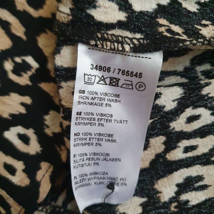 Сукня нова,  гарний принт р.46