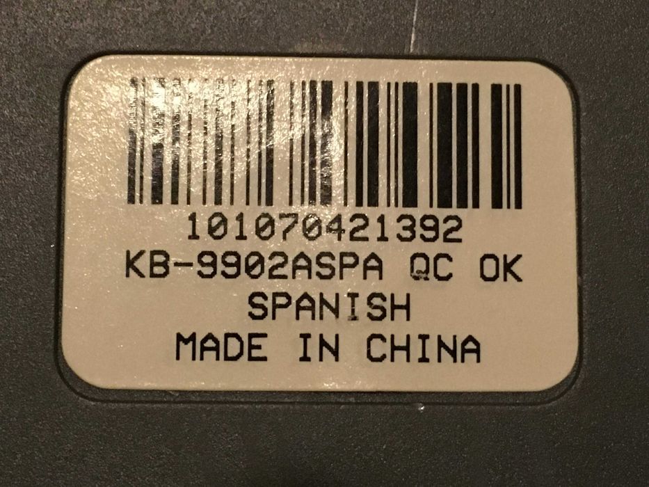 Old keyboard with Spanish layout64551344941954124