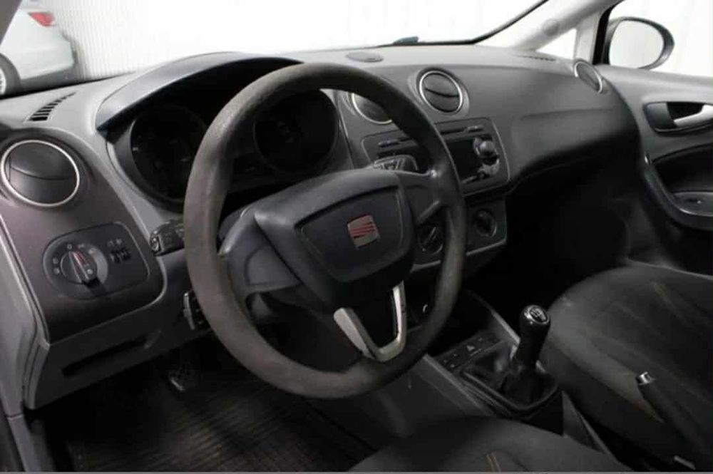 Aceito retoma  veículo económico em m bom estado