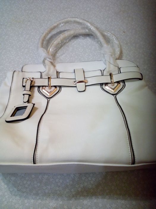 сумочка женская  белая новая
