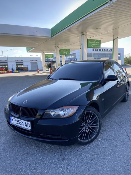 Bmw e90 2005 год