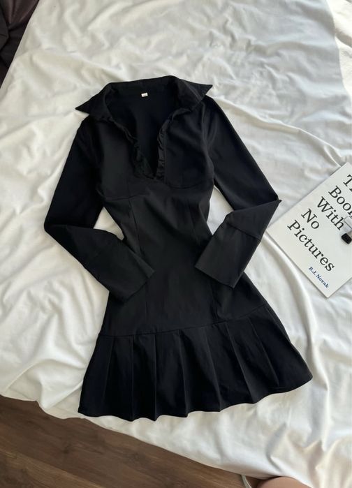 сукня в чорному кольорі