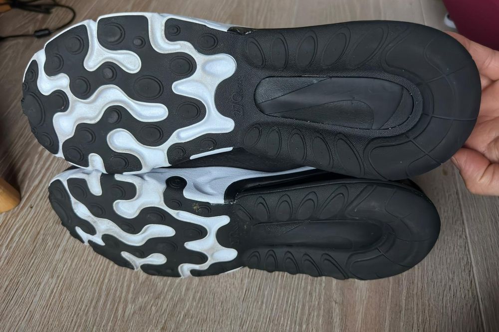Sneakersy Air Max 270 React CI3899 02 Czarne r. 45