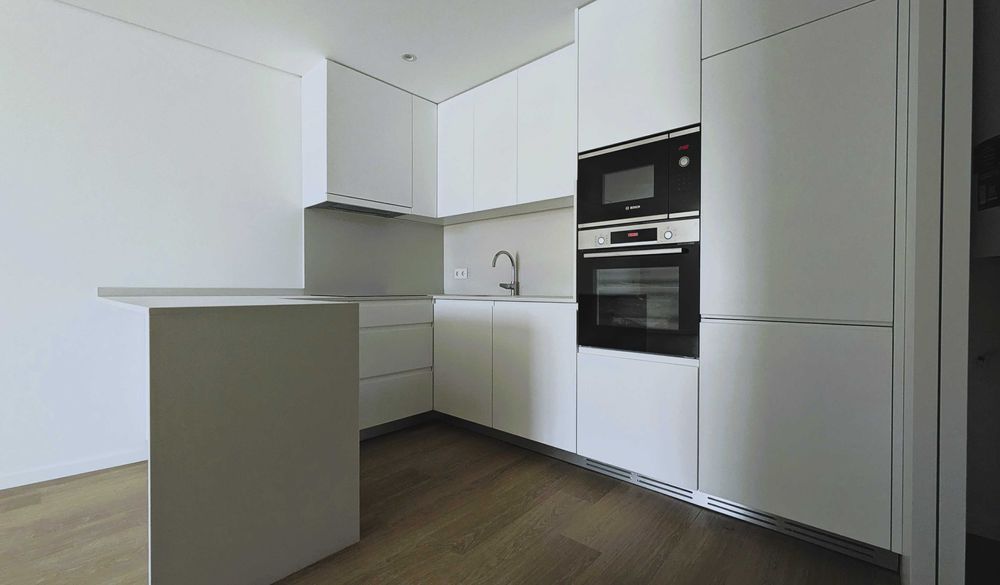 Apartamento T2 - Grandes Vistas\ Varanda\ L. Garagem, Centro V.N.Gaia