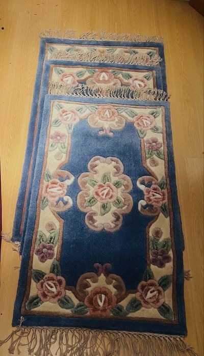 Tapetes de quarto em muito bm estado 1x20x69 -1x08x 62.