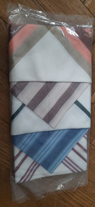 Komplet 4 nowych, materiałowych chusteczek do nosa
