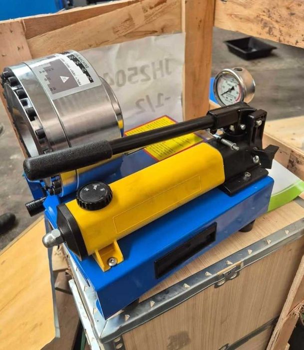 Maquina cravar tubos manual