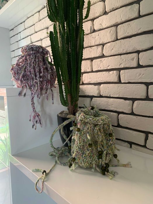 Handmade jasnozielony mały plecak plecaczek robiony na drutach NOWY