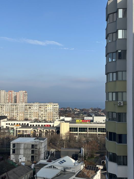 Продам 2-кімнатну квартиру в центрі