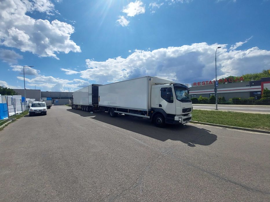 Truck Rental / Wynajem ciężarówek z windą