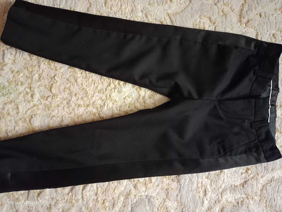 Дитячий одяг від 3 до 4 рочків.