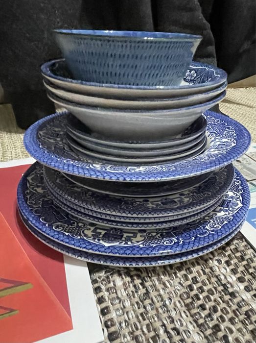 Pratos   + 3  jarras