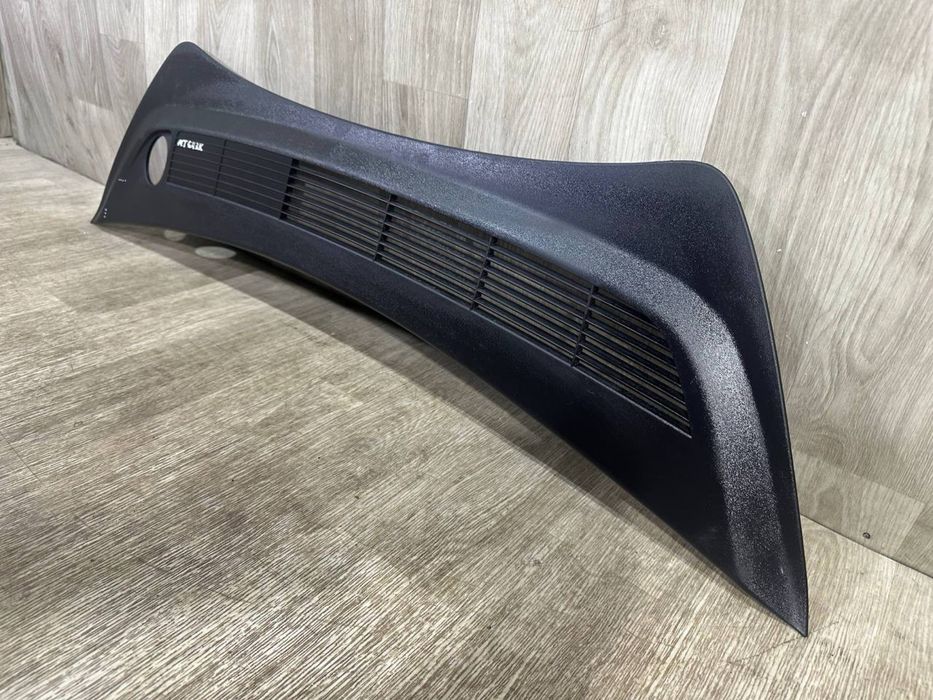 Подкапотная панель Жабо Tesla Model E ( 2017 -2022 г. ) 1081675-00