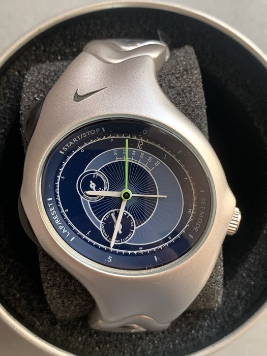 Новий годинник Nike Triax