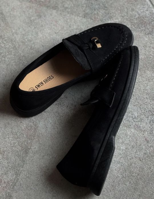 Замшеві лофери.