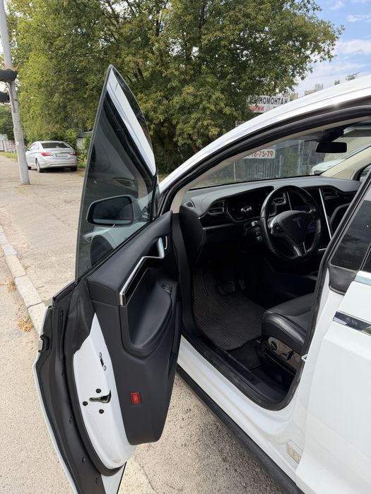 Продам Tesla model X