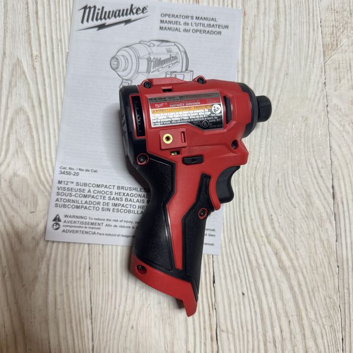 Імпульсний шурупокрут Milwaukee  3450-20 M12