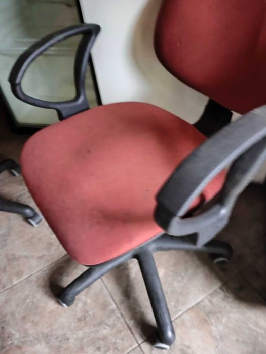 Офісні крісла 2 шт