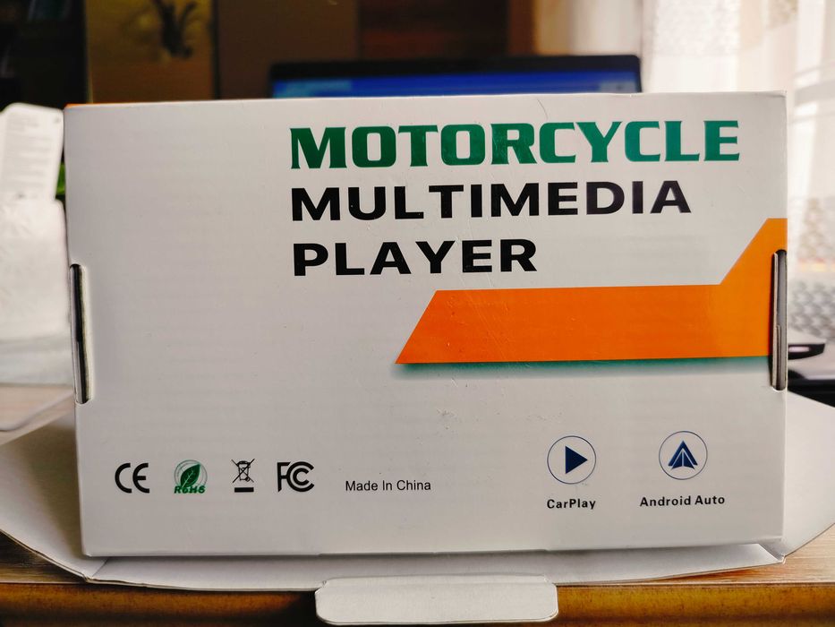 Sprzedam  5-calowy  CarPlay i Android Auto.