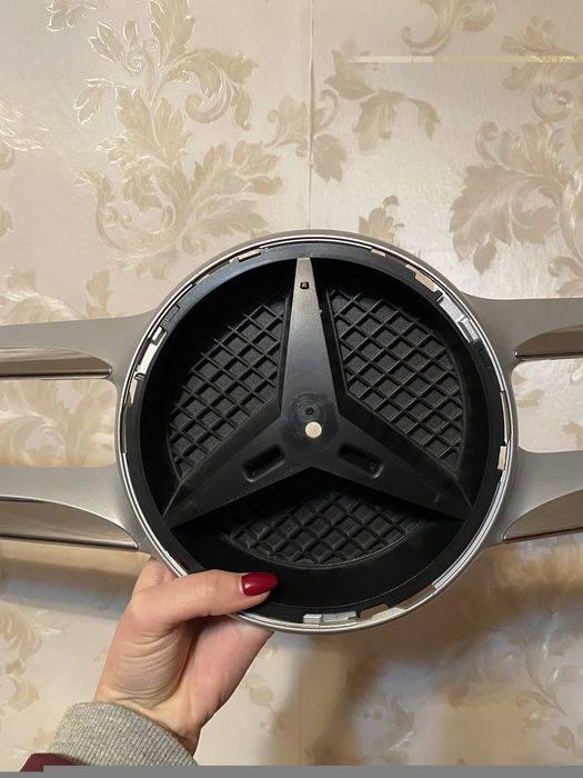 Mercedes c-class,накладка решетки радиатора,вставка в решетку радиатор