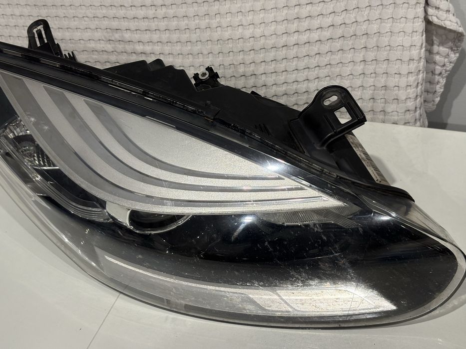 Lampa przod renault megane III lift