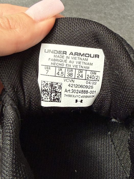 Жіночі кросівки Under Armour Charged Rogue 3, 38 розмір