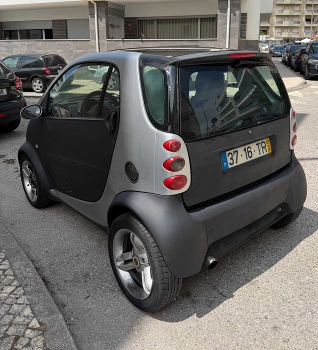 Smart Fortwo a gasolina.
