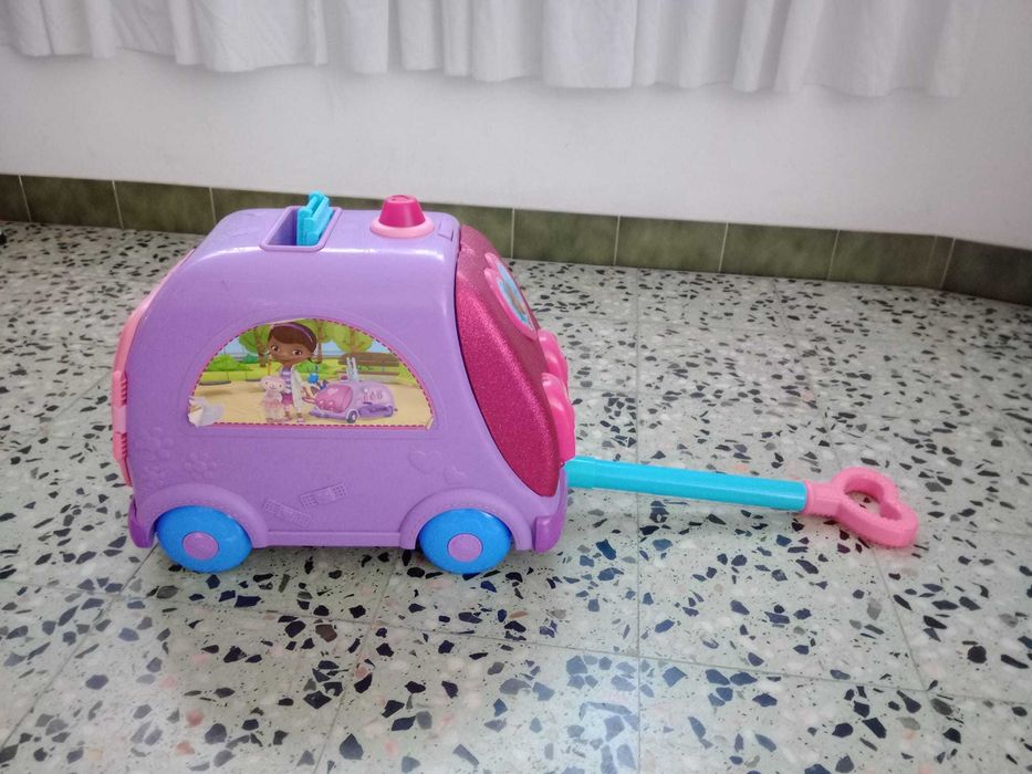 Clinica móvel Doutora Brinquedos
