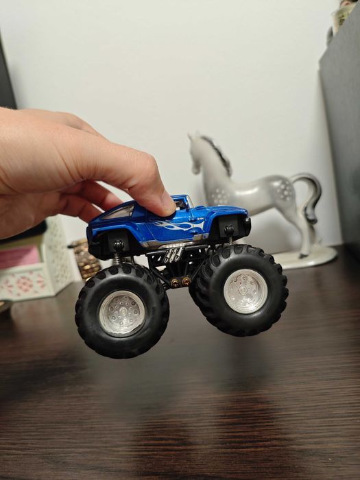 Maisto Hummer HX monster truck машинка синя 1/64