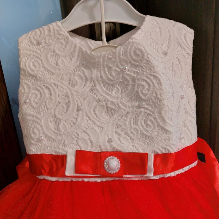 Святкова сукня для дівчинки на рік